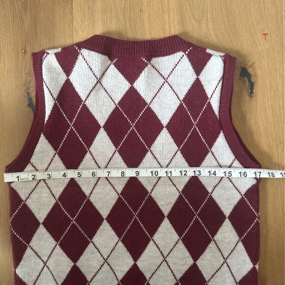 NWOT Burgundy Argyle V-Neck Sweater Vest Size Medium – Preppy Trend - Picture 11 of 12